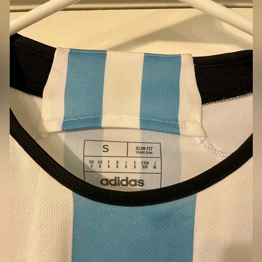 Messi Argentina Jersey - Picture 3 of 5